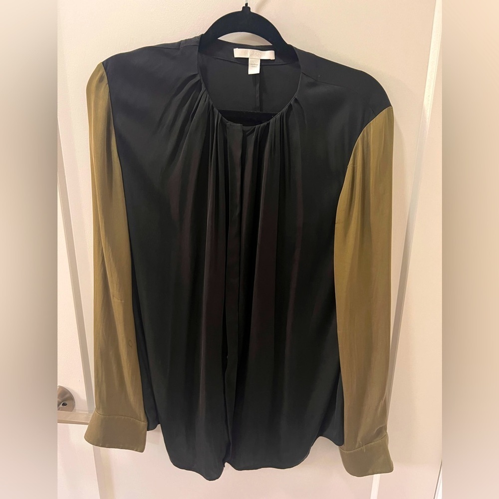 Like new women Hugo Boss two tone silk shirt size Large